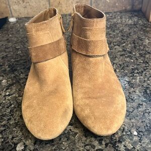 BCBGeneration tan suede Boots 8